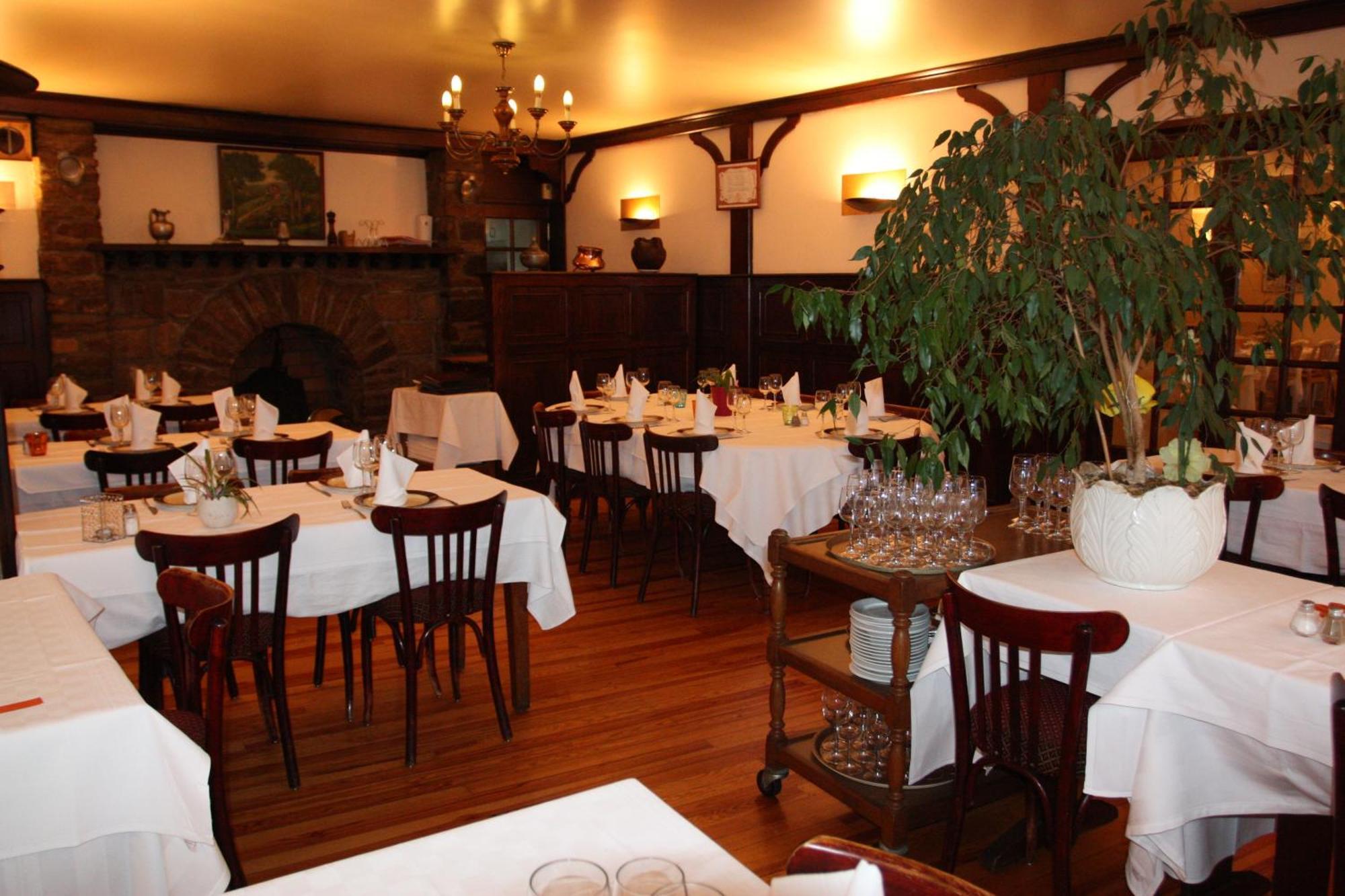 Logis Hotel Restaurant Des Voyageurs Pont-de-Salars الغرفة الصورة