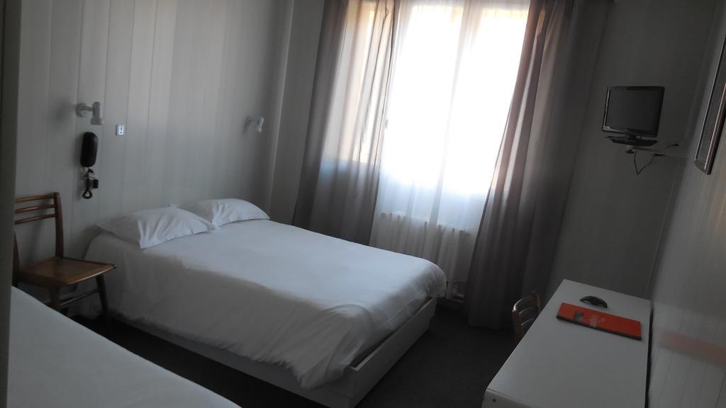 Logis Hotel Restaurant Des Voyageurs Pont-de-Salars المظهر الخارجي الصورة