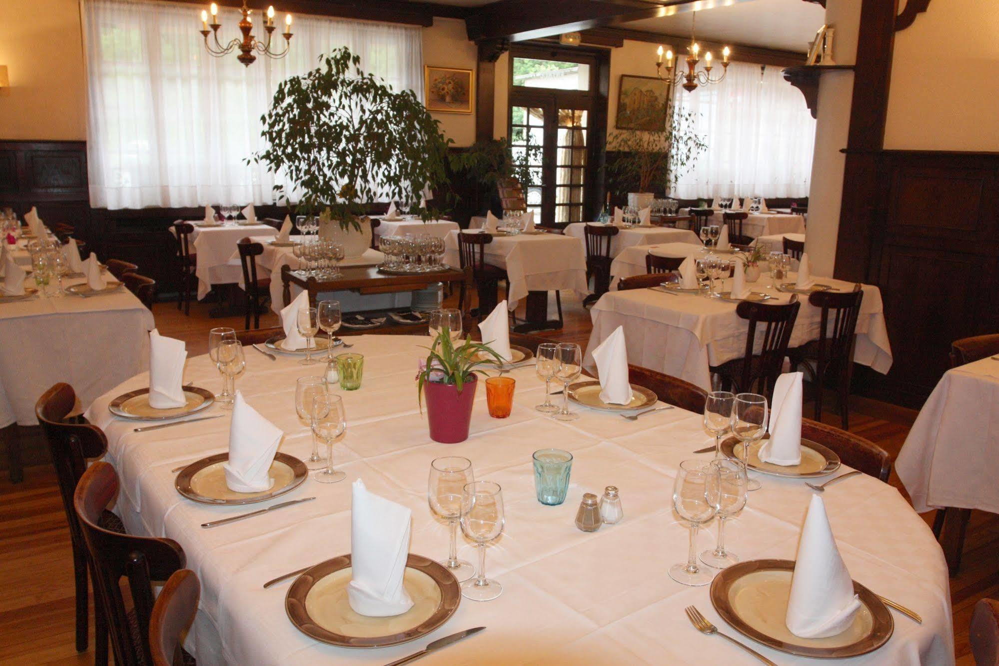 Logis Hotel Restaurant Des Voyageurs Pont-de-Salars المظهر الخارجي الصورة