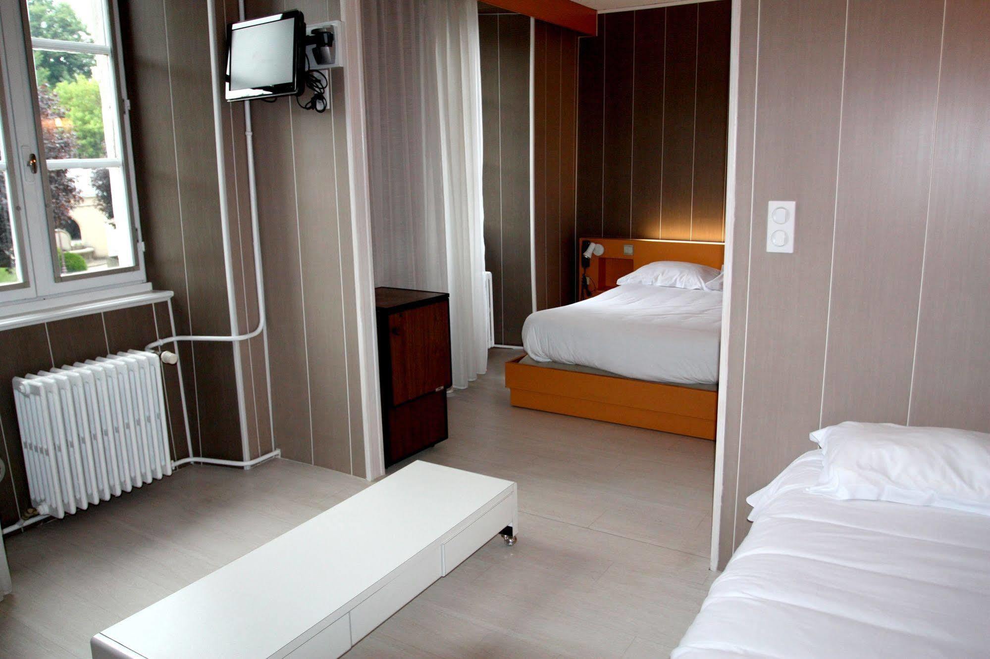 Logis Hotel Restaurant Des Voyageurs Pont-de-Salars المظهر الخارجي الصورة