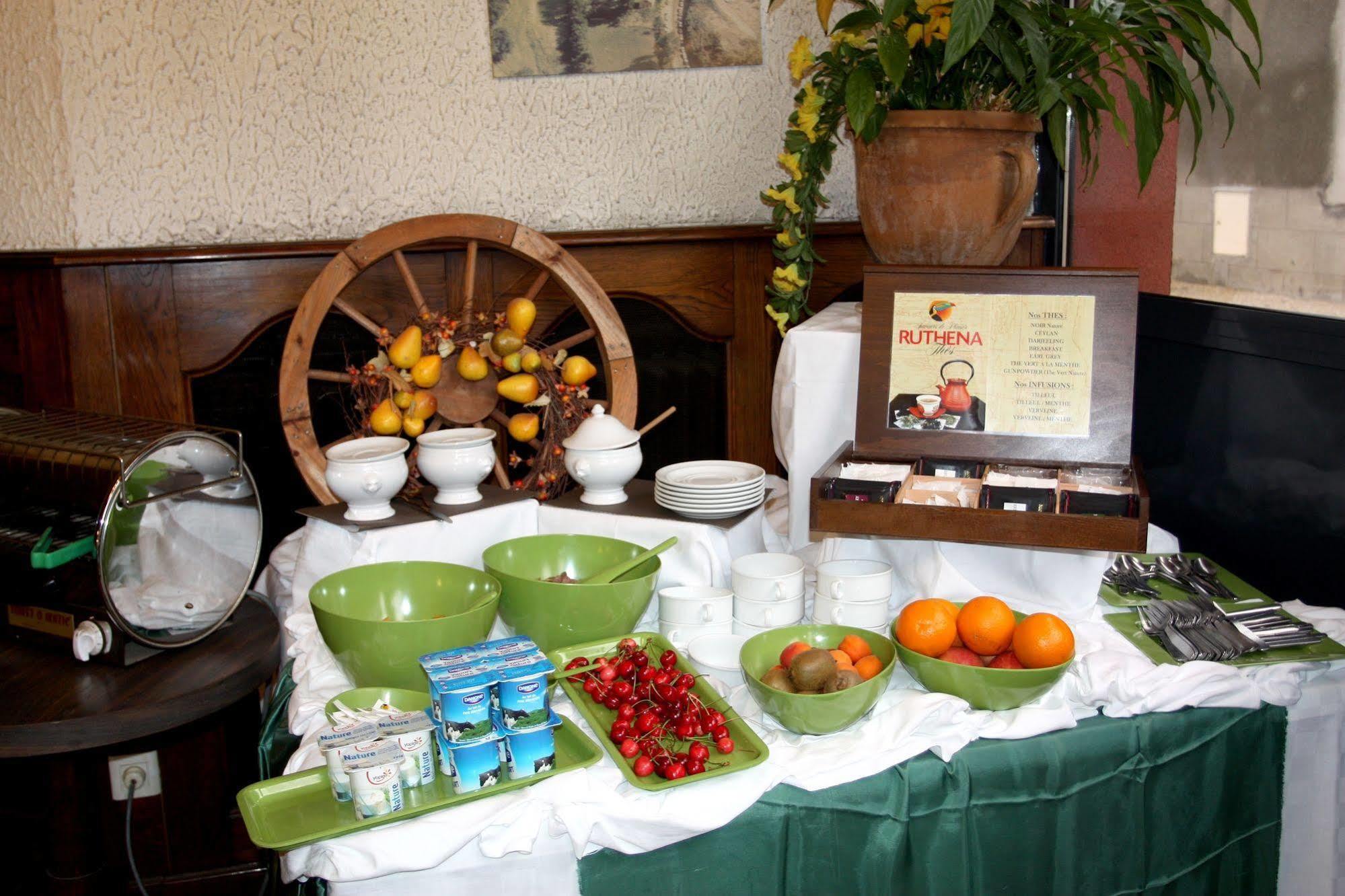 Logis Hotel Restaurant Des Voyageurs Pont-de-Salars المظهر الخارجي الصورة