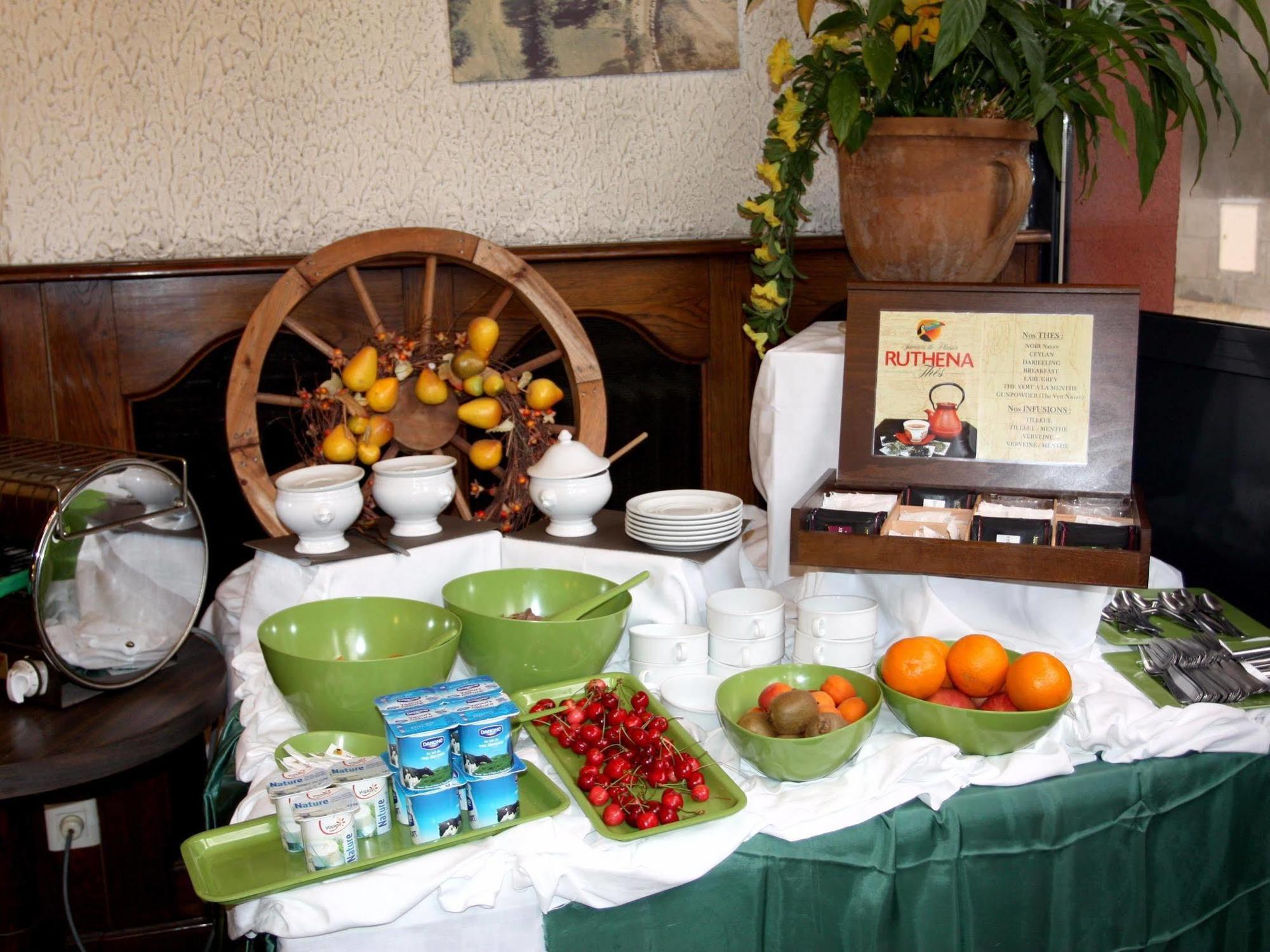 Logis Hotel Restaurant Des Voyageurs Pont-de-Salars المظهر الخارجي الصورة