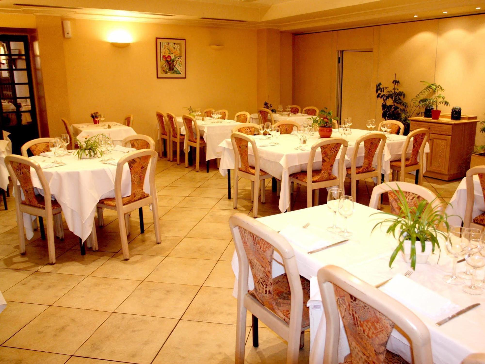 Logis Hotel Restaurant Des Voyageurs Pont-de-Salars المظهر الخارجي الصورة